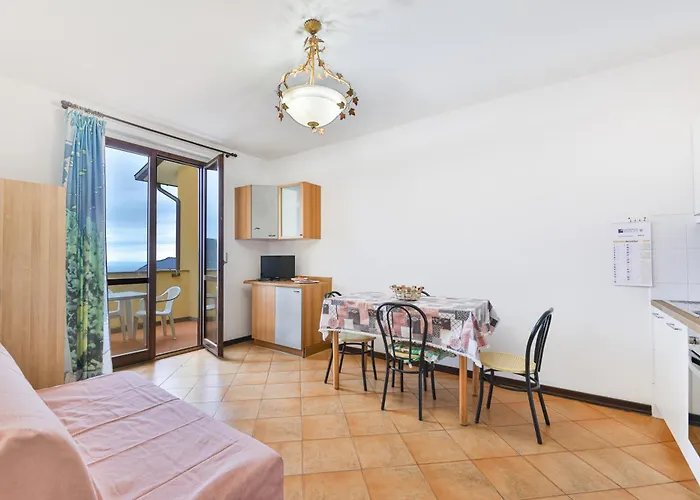 Colle Di Rio - Goelba Апартаменты *